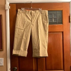 NWT Capri Shorts Size 12